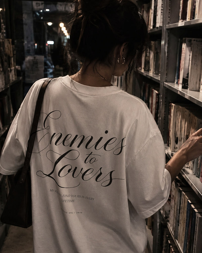 ENEMIES TO LOVERS - OVERSIZED T-SHIRT